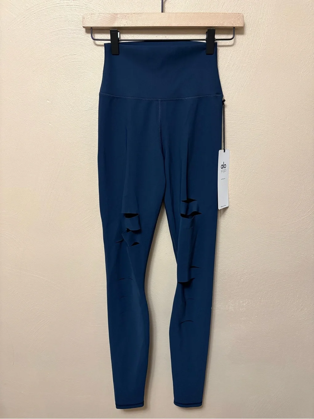 ALO Yoga High-Waist Ripped Warrior Legging Rich Navy Blue Size XXS NWT New